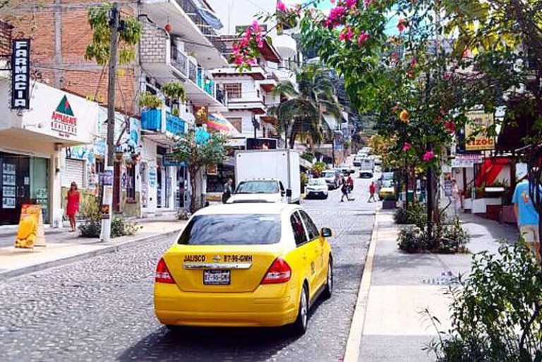 Puerto Vallarta Taxi Drivers Launch Mobile Application Casa Bay Villas